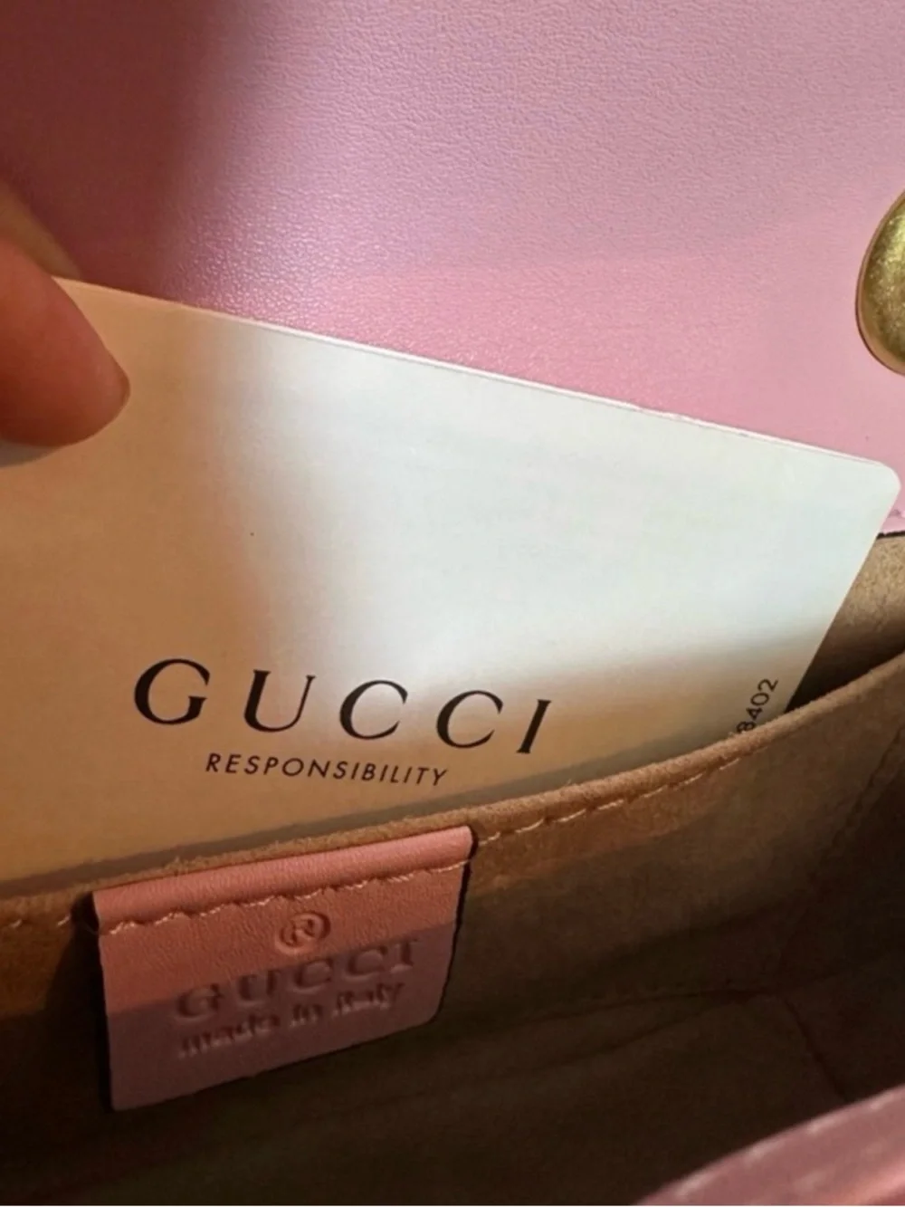 Luxury Design Quilted Crossbody Bag with Gold-Tone Chain - Picture 3 of 5